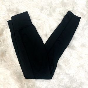 Sarah’s Day x White Fox XS black leggings